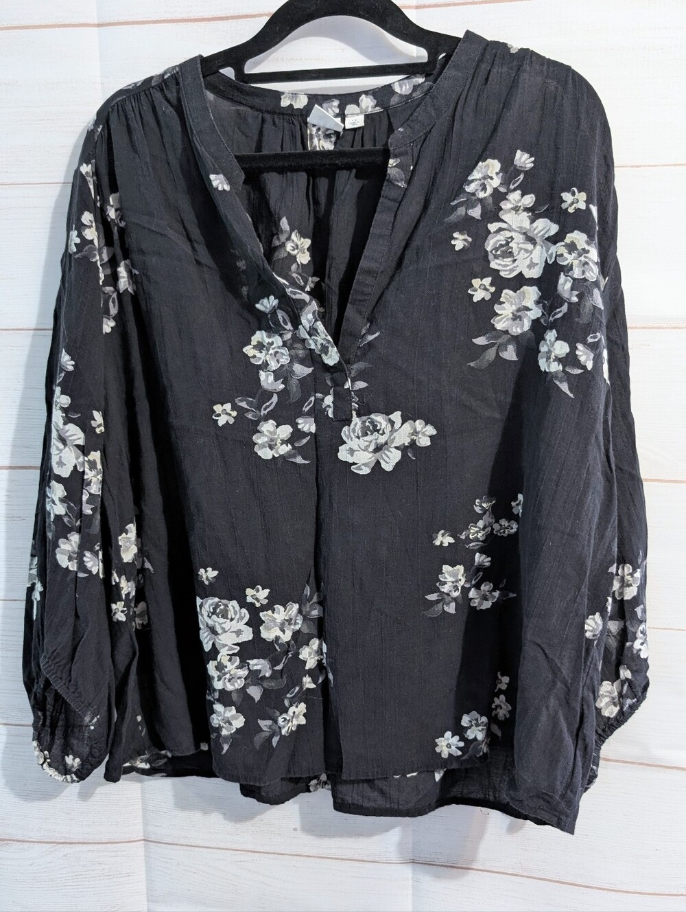 Gap Black Floral V-Neck Long-Sleeve Blouse Size Large